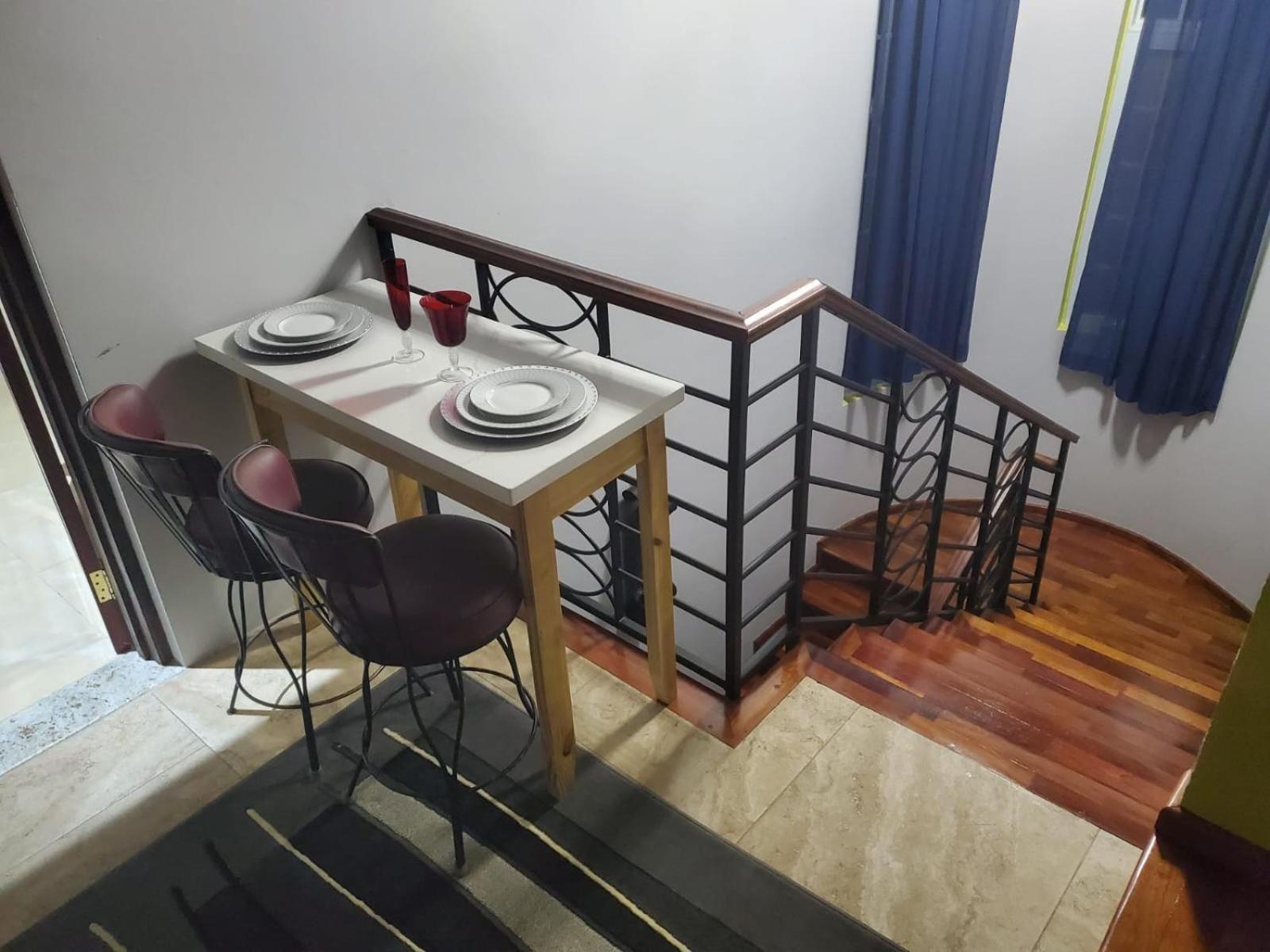 The Palms- Caribbean Estates -10 Minutes From The Beach- Gated Community Portmore Kültér fotó