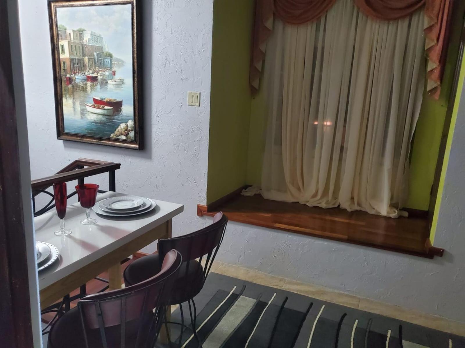 The Palms- Caribbean Estates -10 Minutes From The Beach- Gated Community Portmore Kültér fotó